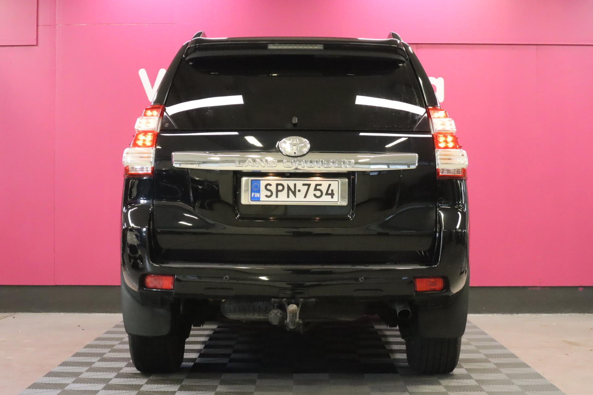 TOYOTA Land Cruiser 2014