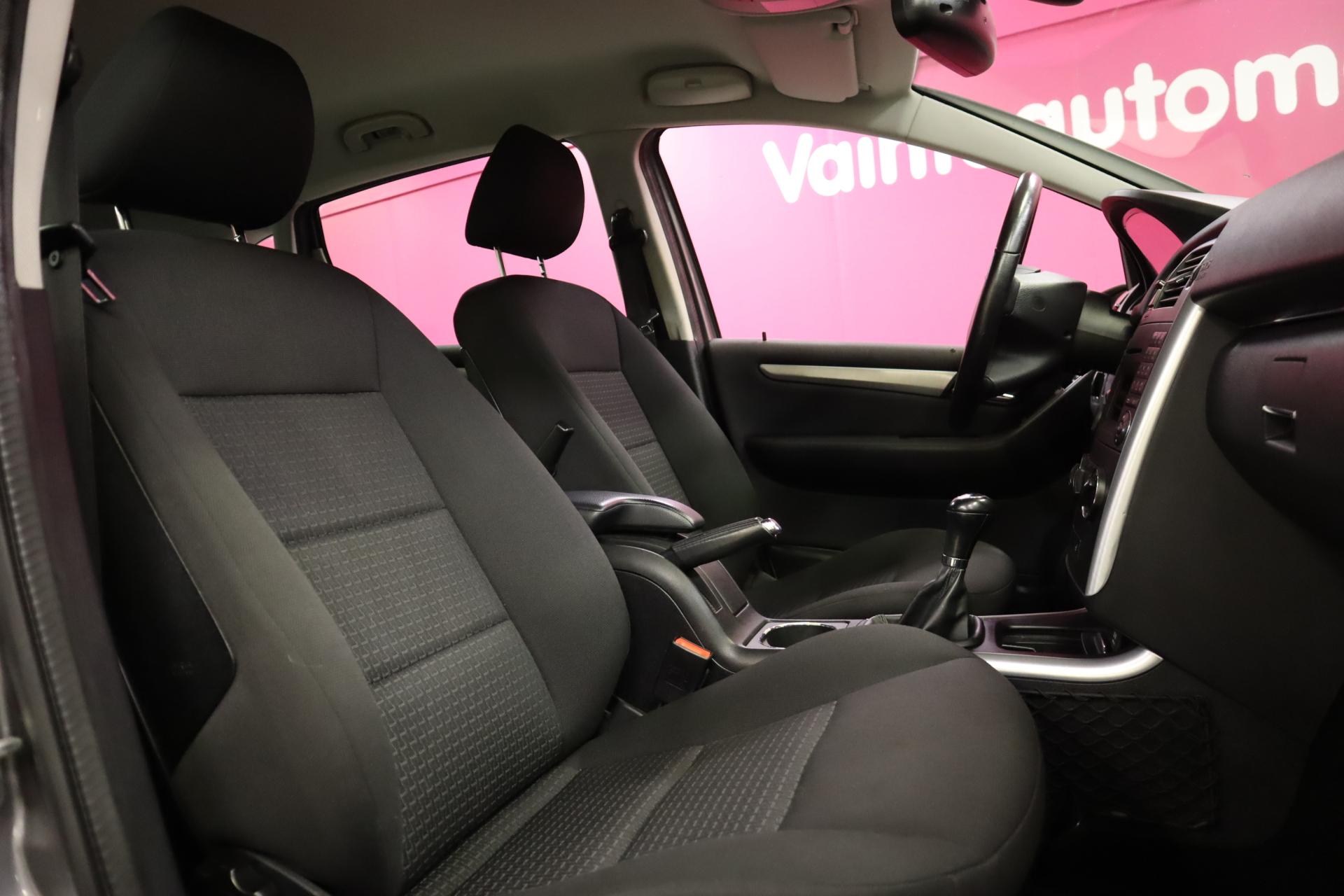 MERCEDES-BENZ B 2010