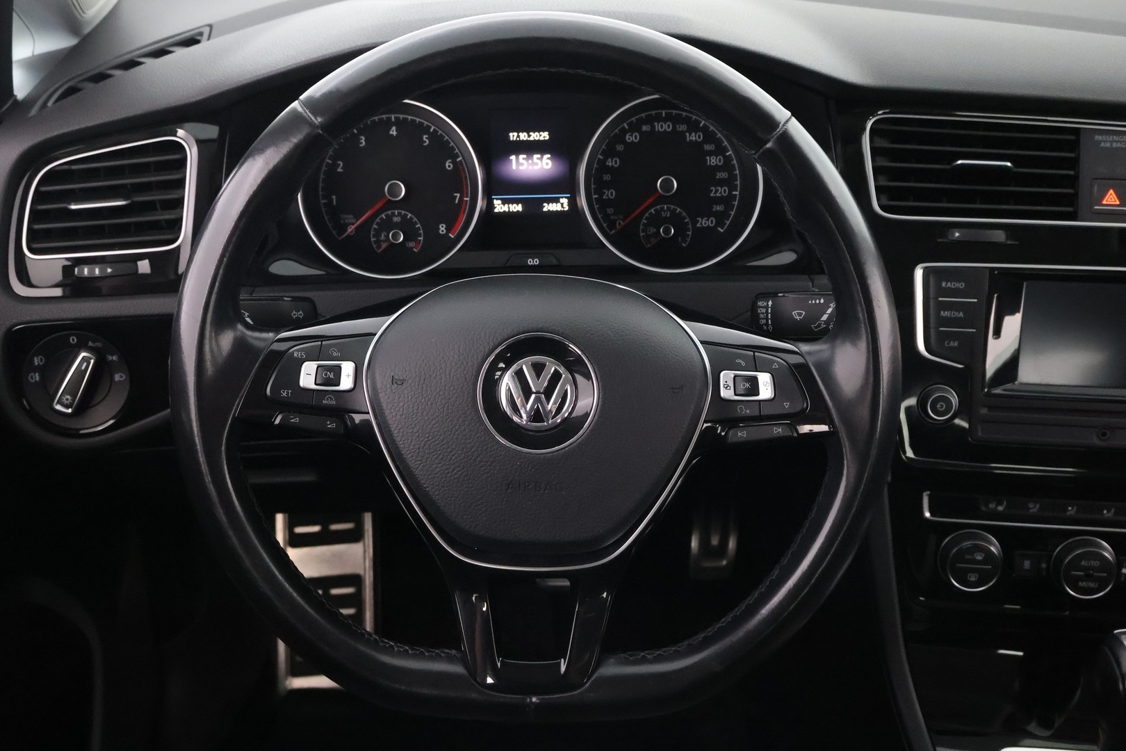 VOLKSWAGEN Golf 2017