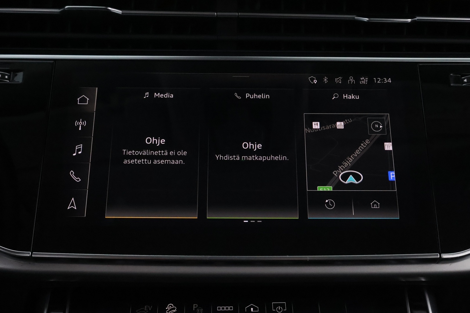 AUDI Q8 2021