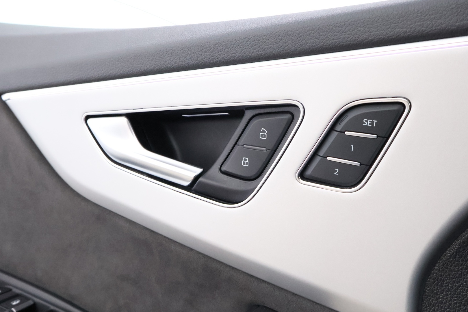 AUDI Q8 2021