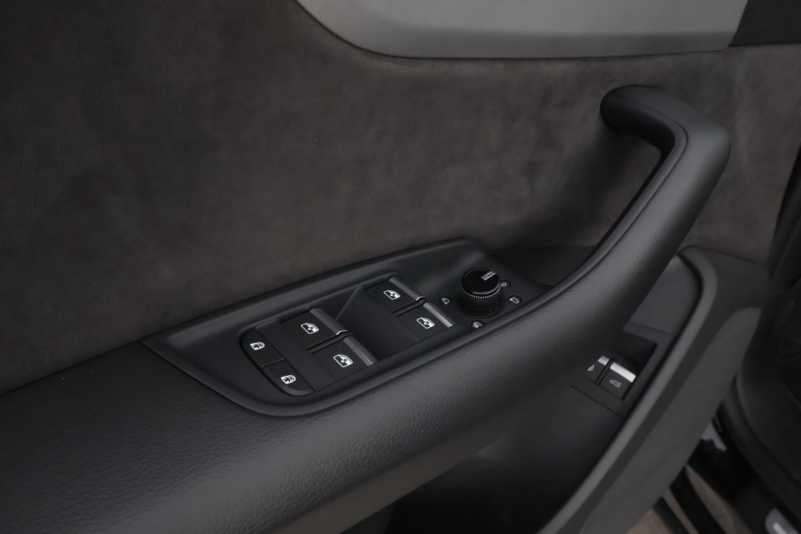 AUDI Q8 2021