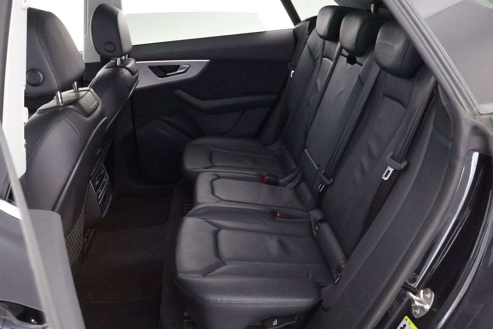 AUDI Q8 2021