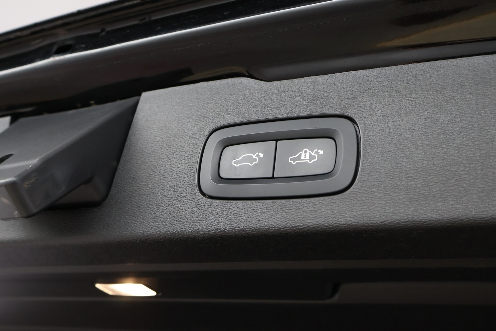 VOLVO V60 2022