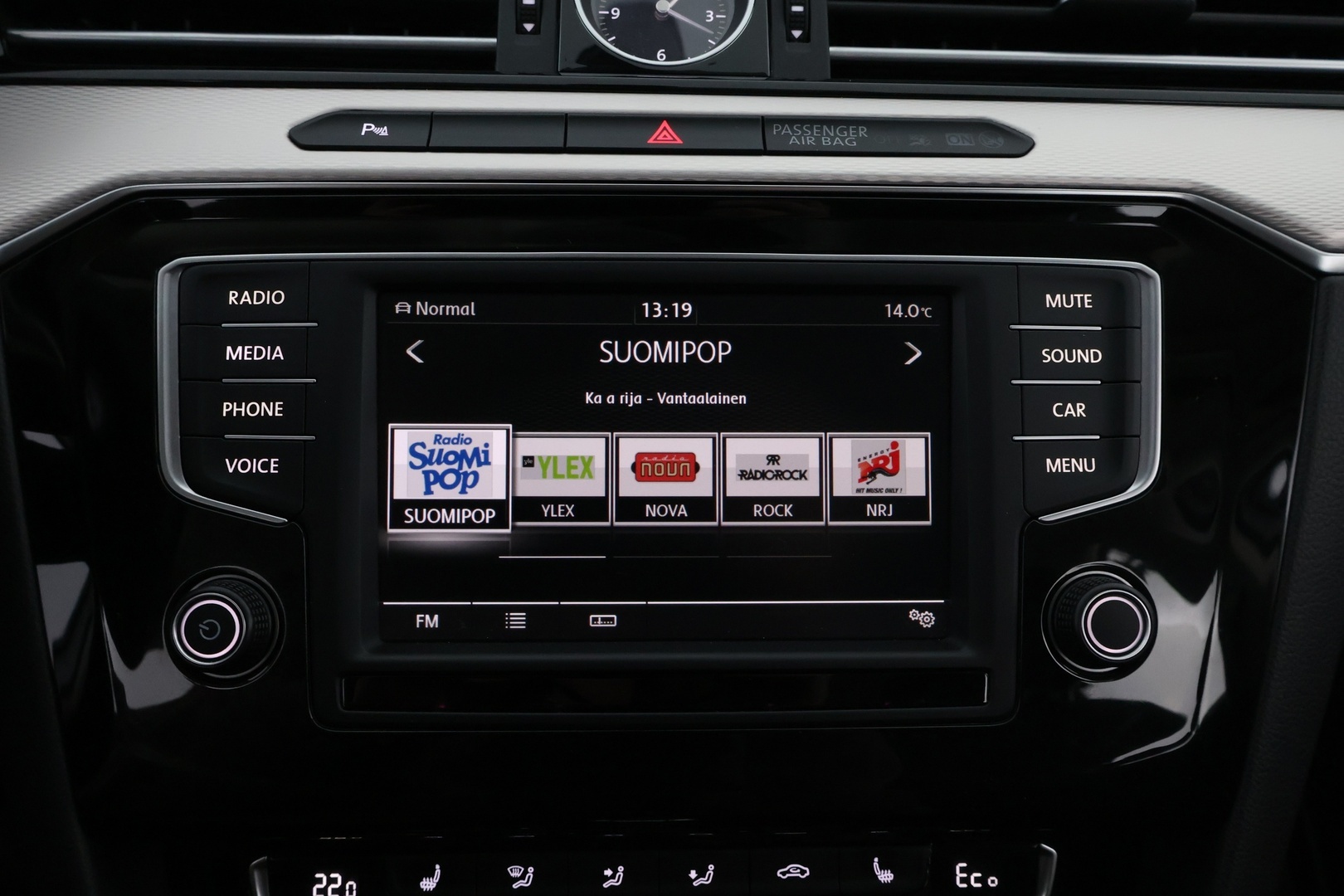 VOLKSWAGEN Passat 2016