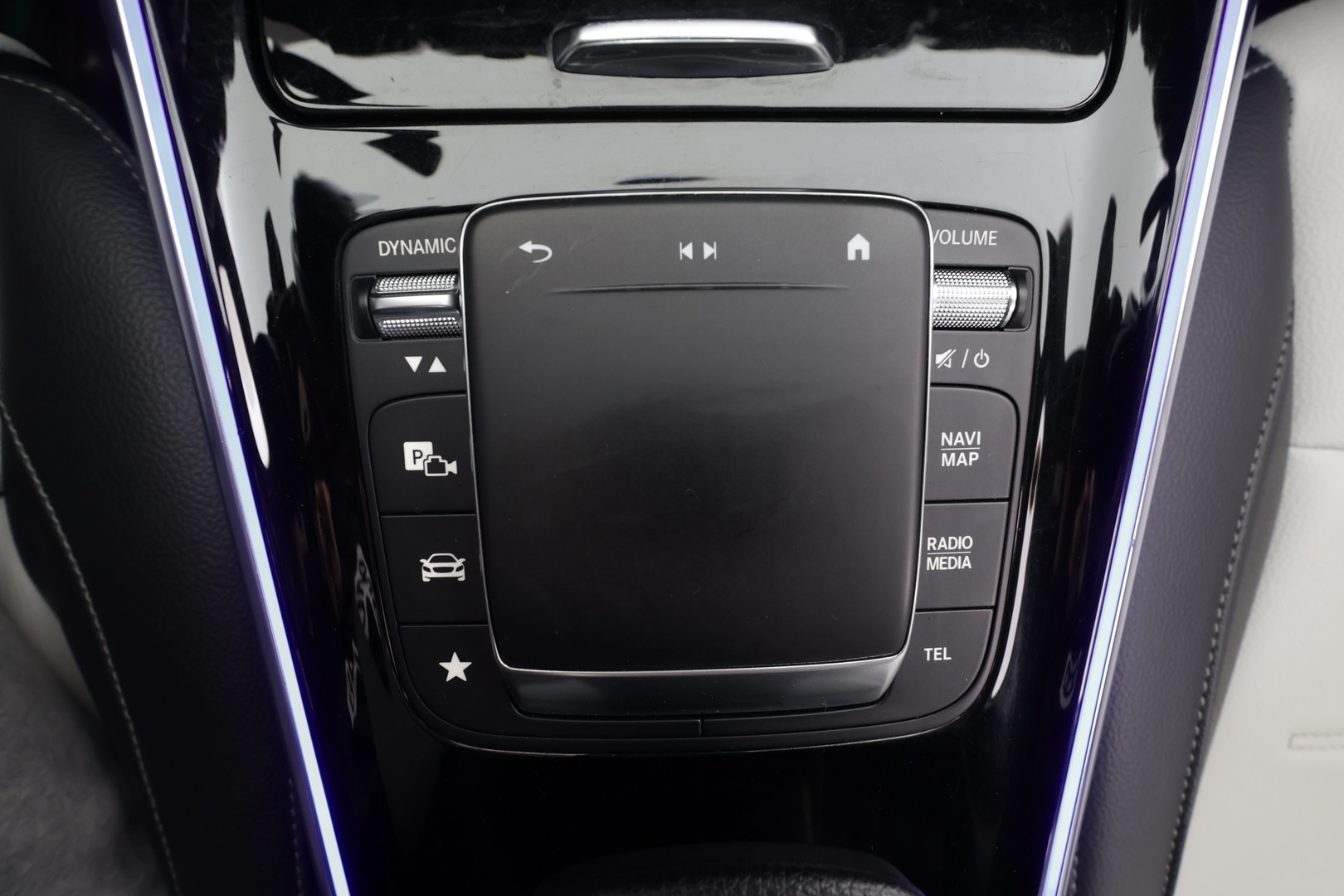 MERCEDES-BENZ GLA 2023