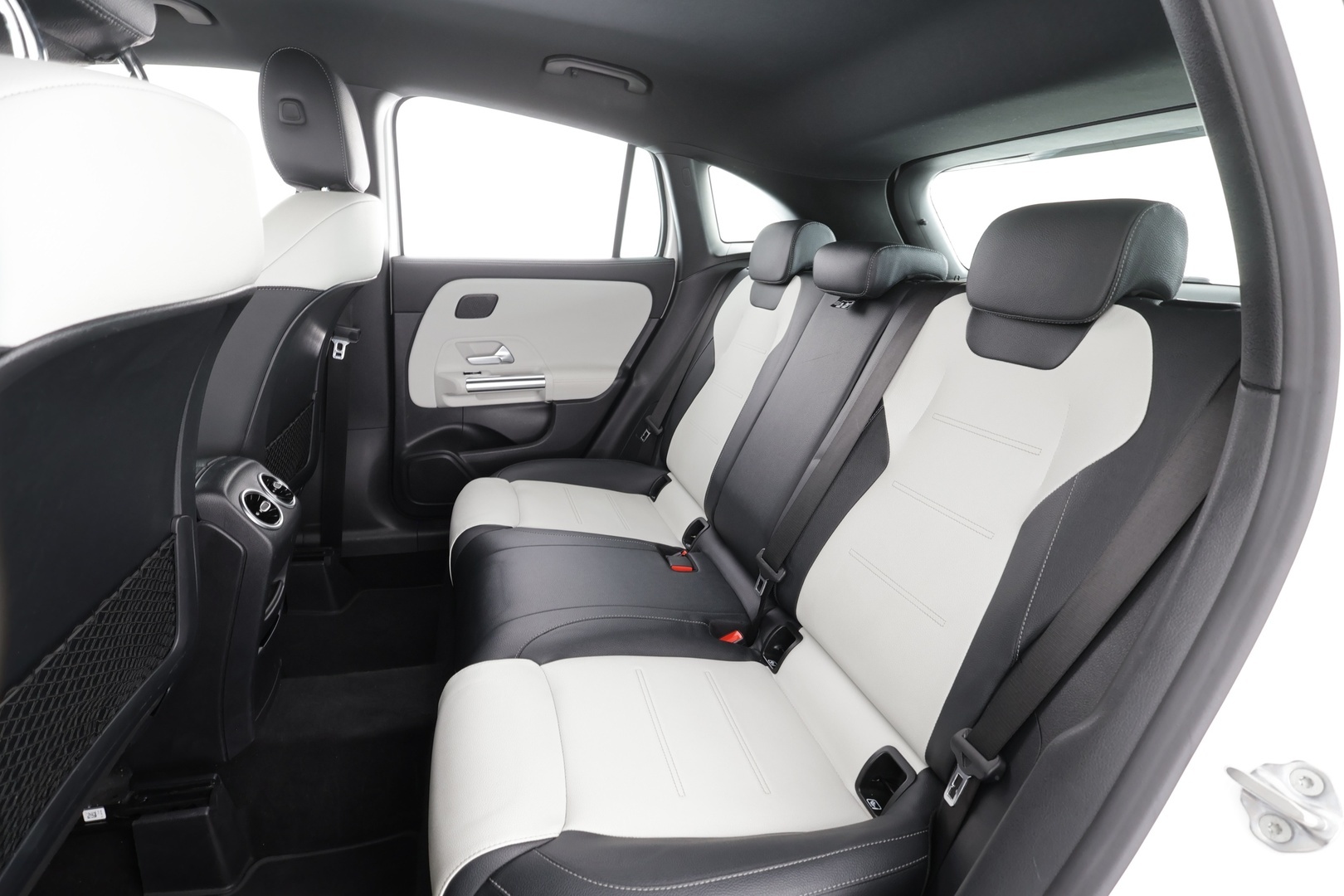 MERCEDES-BENZ GLA 2023