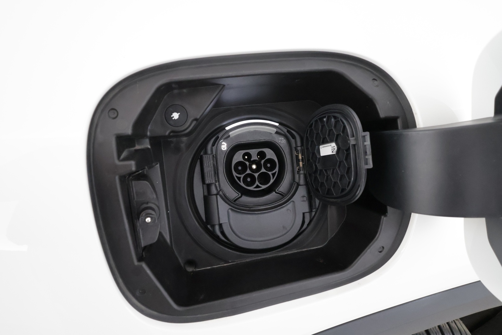 MERCEDES-BENZ GLA 2023