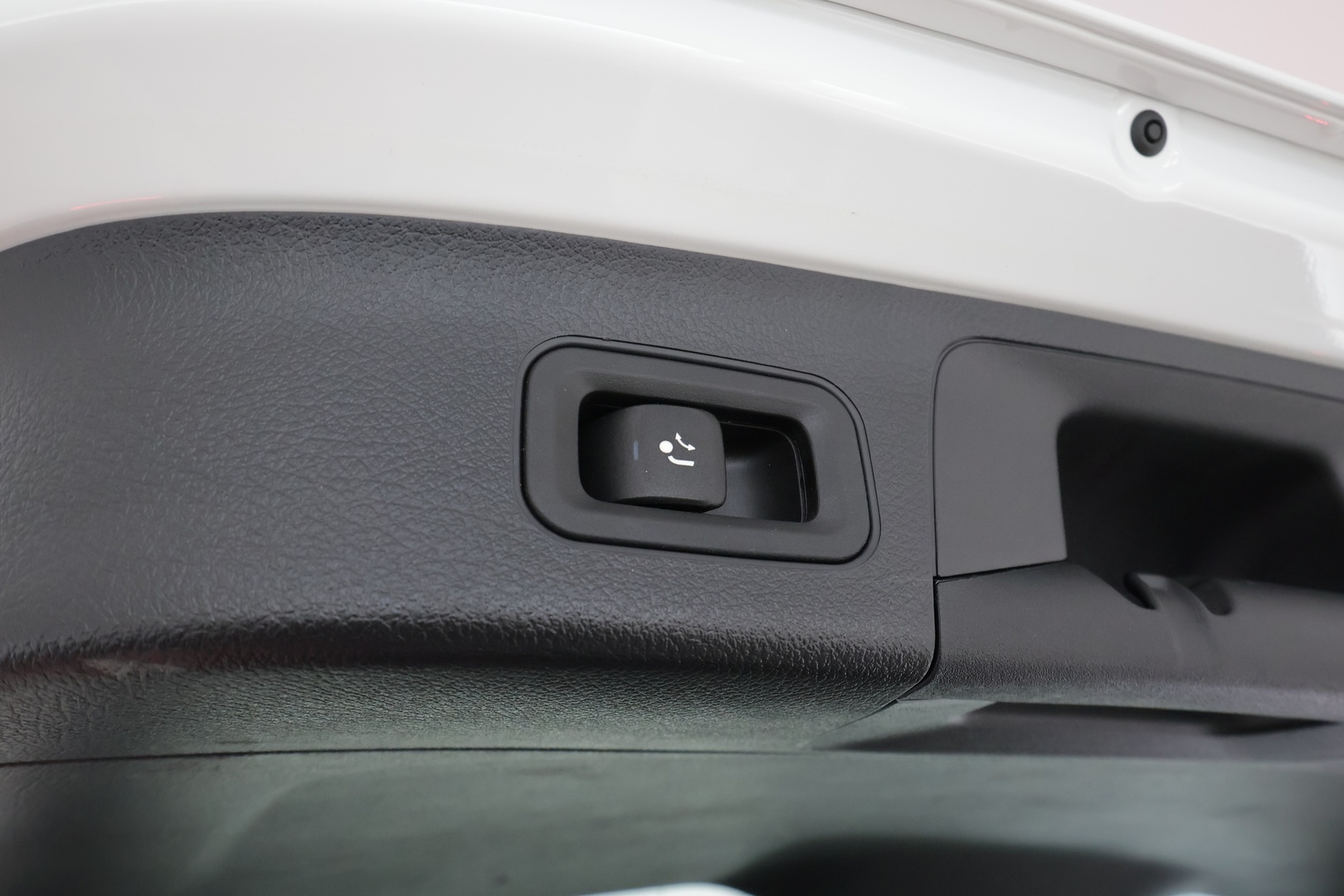 MERCEDES-BENZ GLA 2023