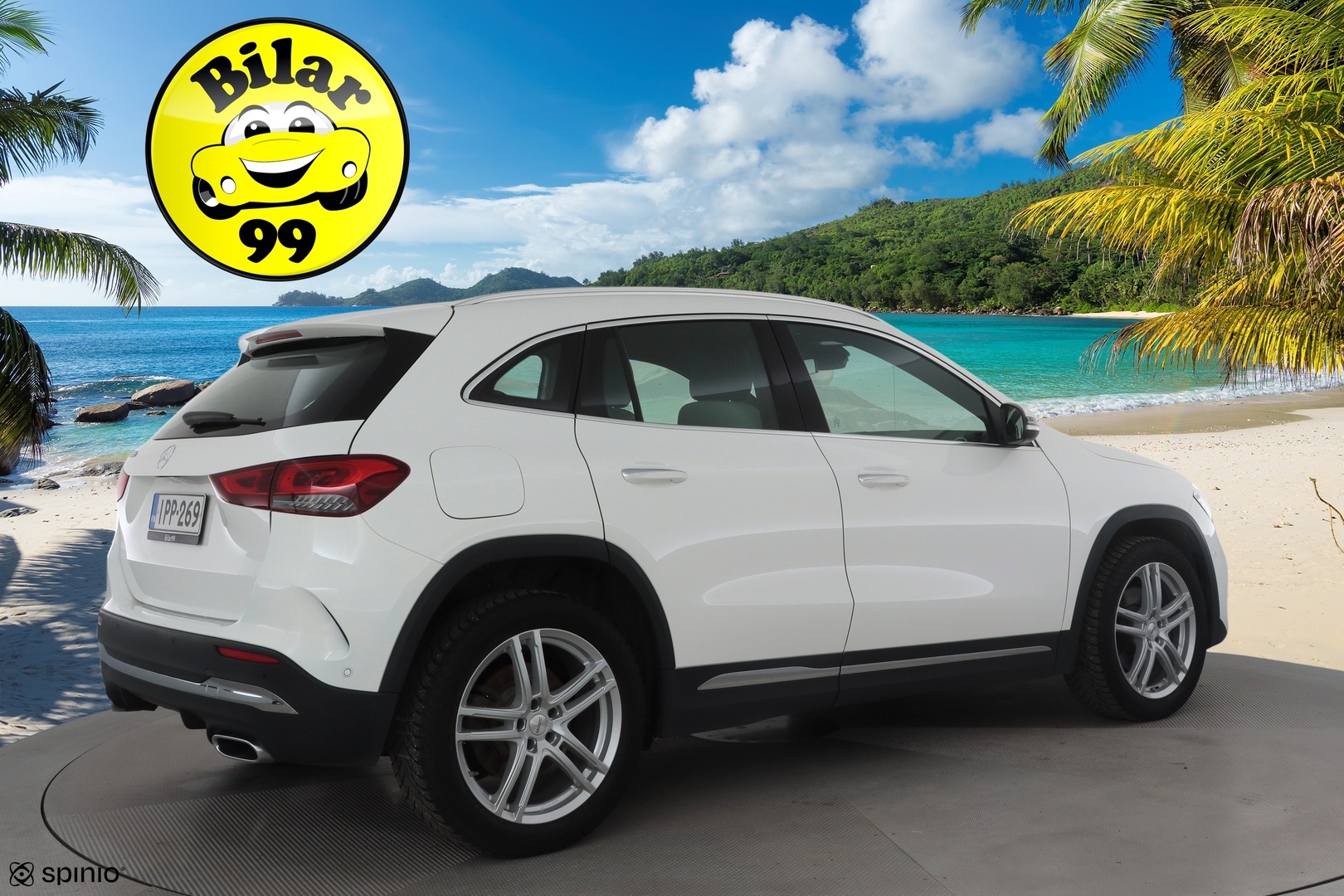 MERCEDES-BENZ GLA 2023