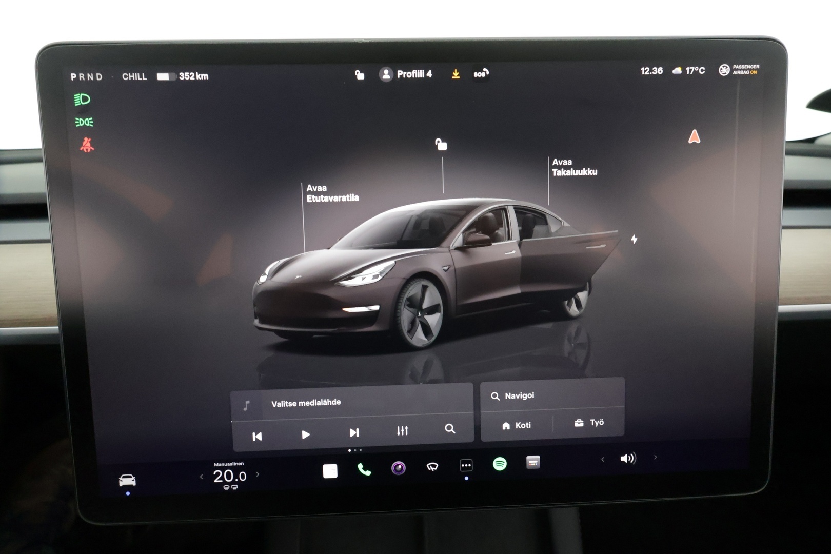 TESLA Model 3 2022