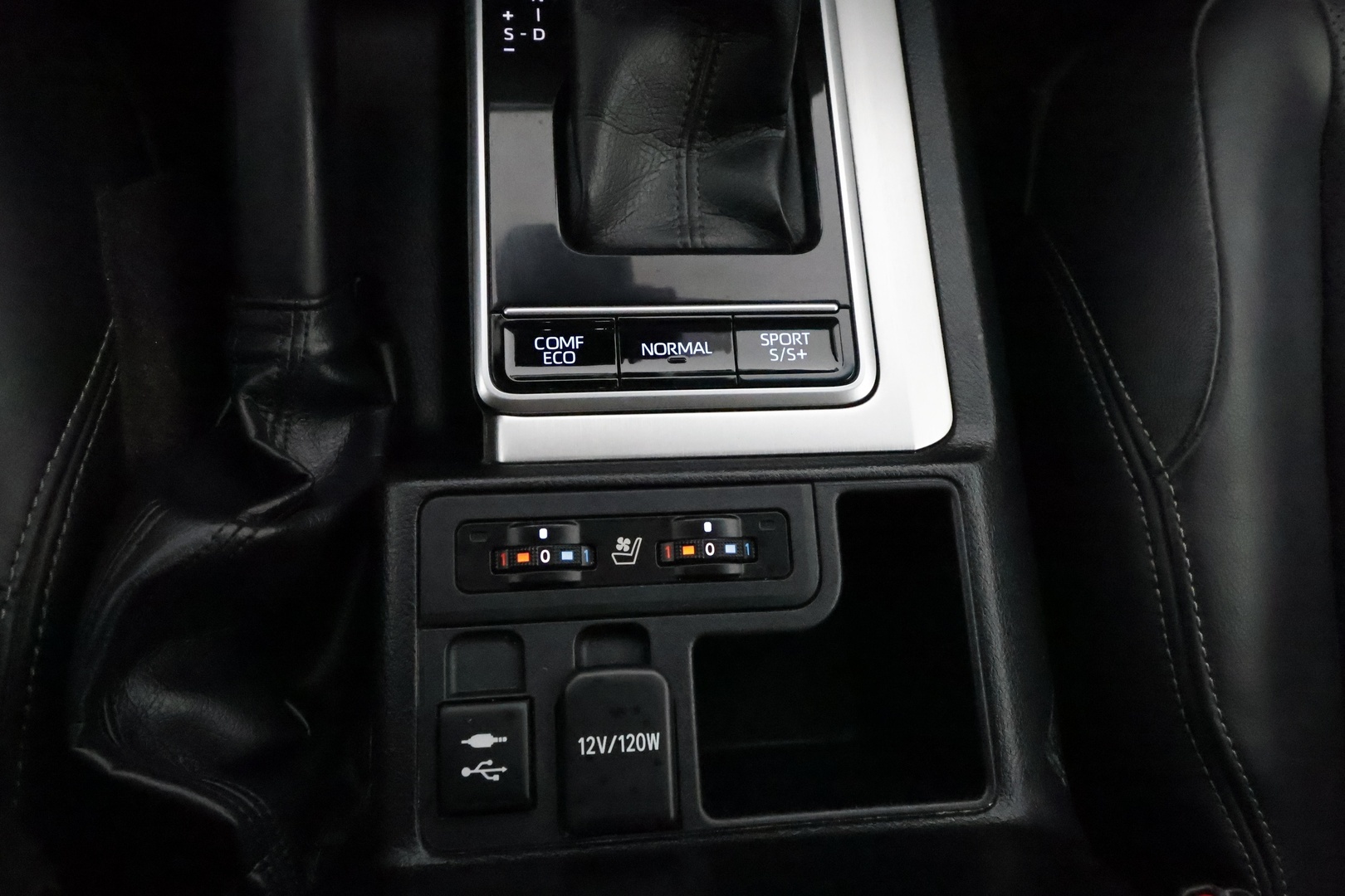 TOYOTA LAND CRUISER 2018