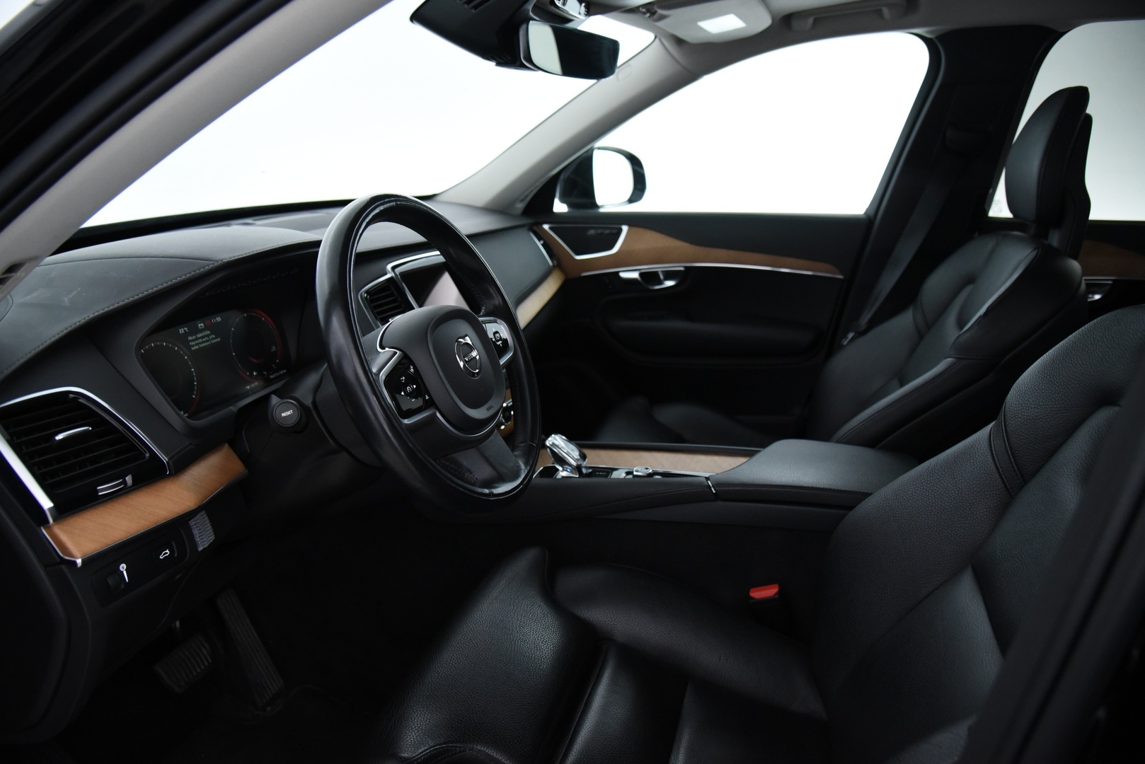 VOLVO XC90 2022