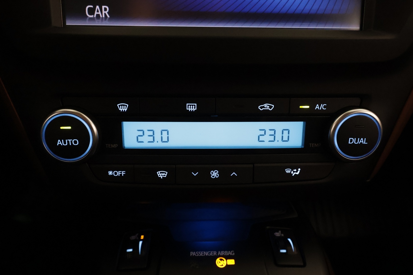 TOYOTA Avensis 2016