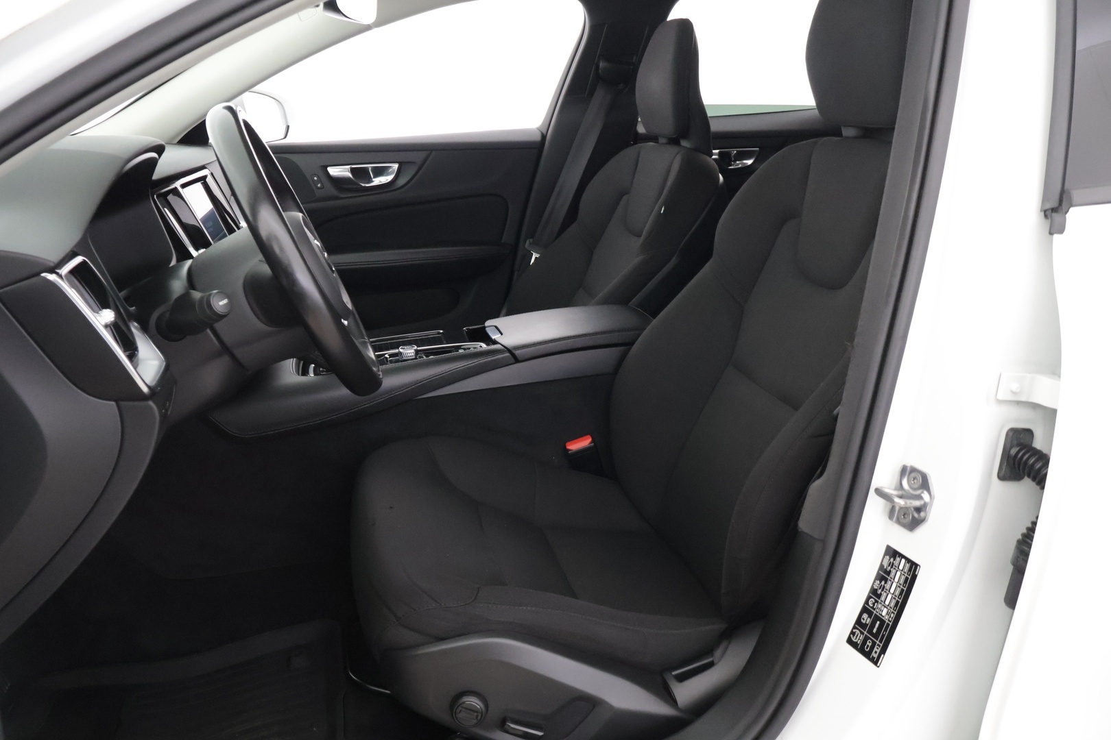 VOLVO V60 2020