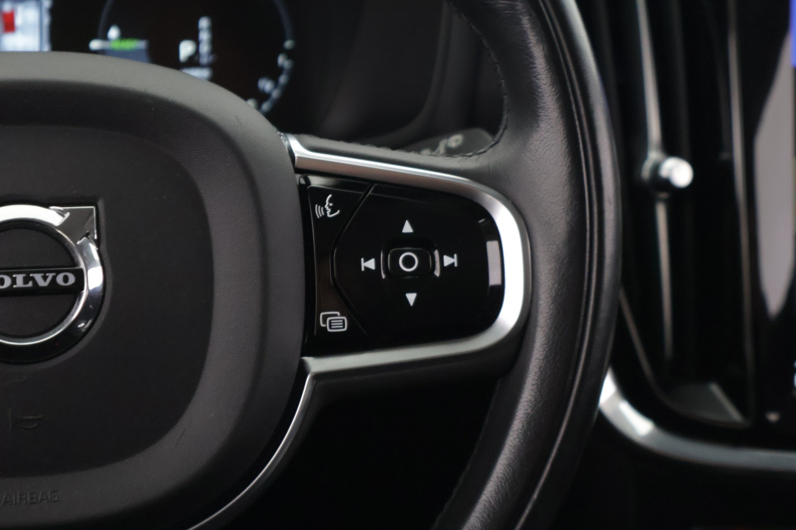 VOLVO V60 2020