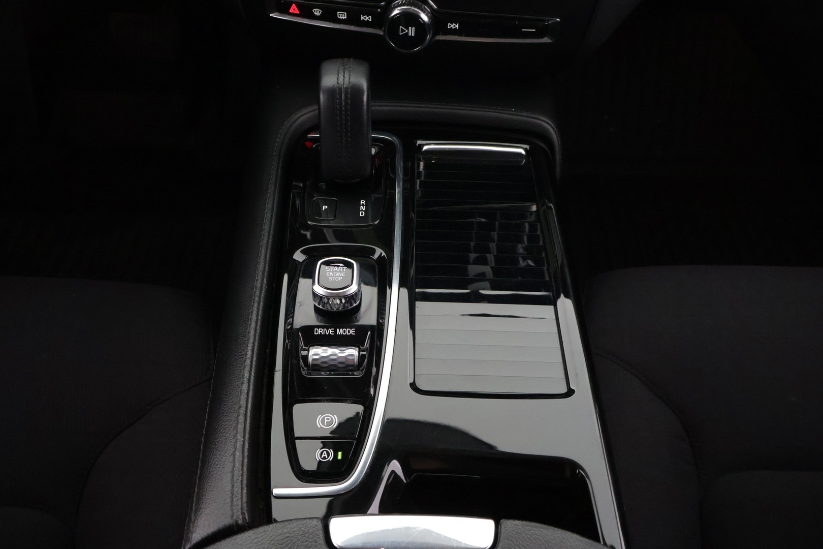 VOLVO V60 2020