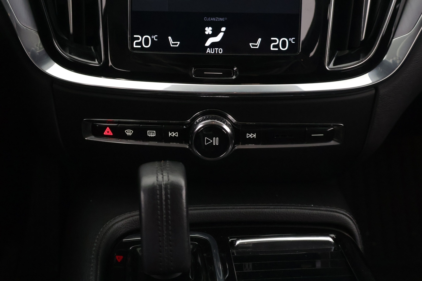 VOLVO V60 2020