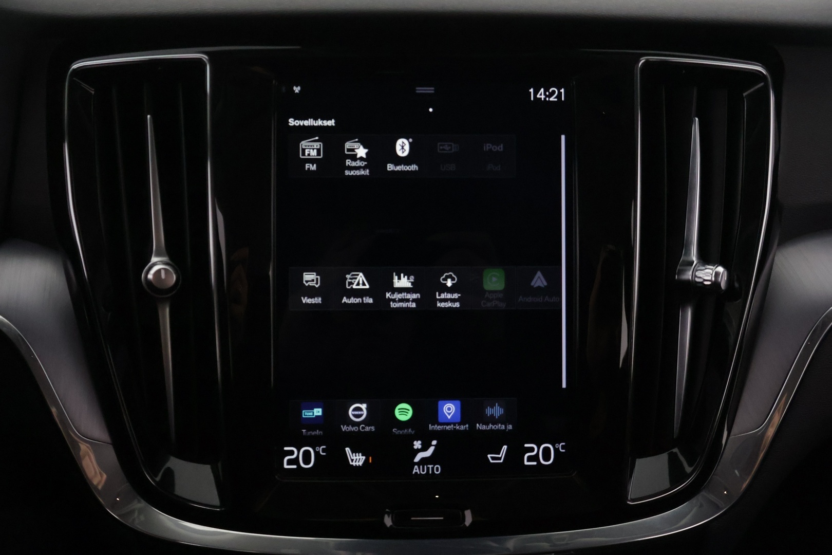 VOLVO V60 2020