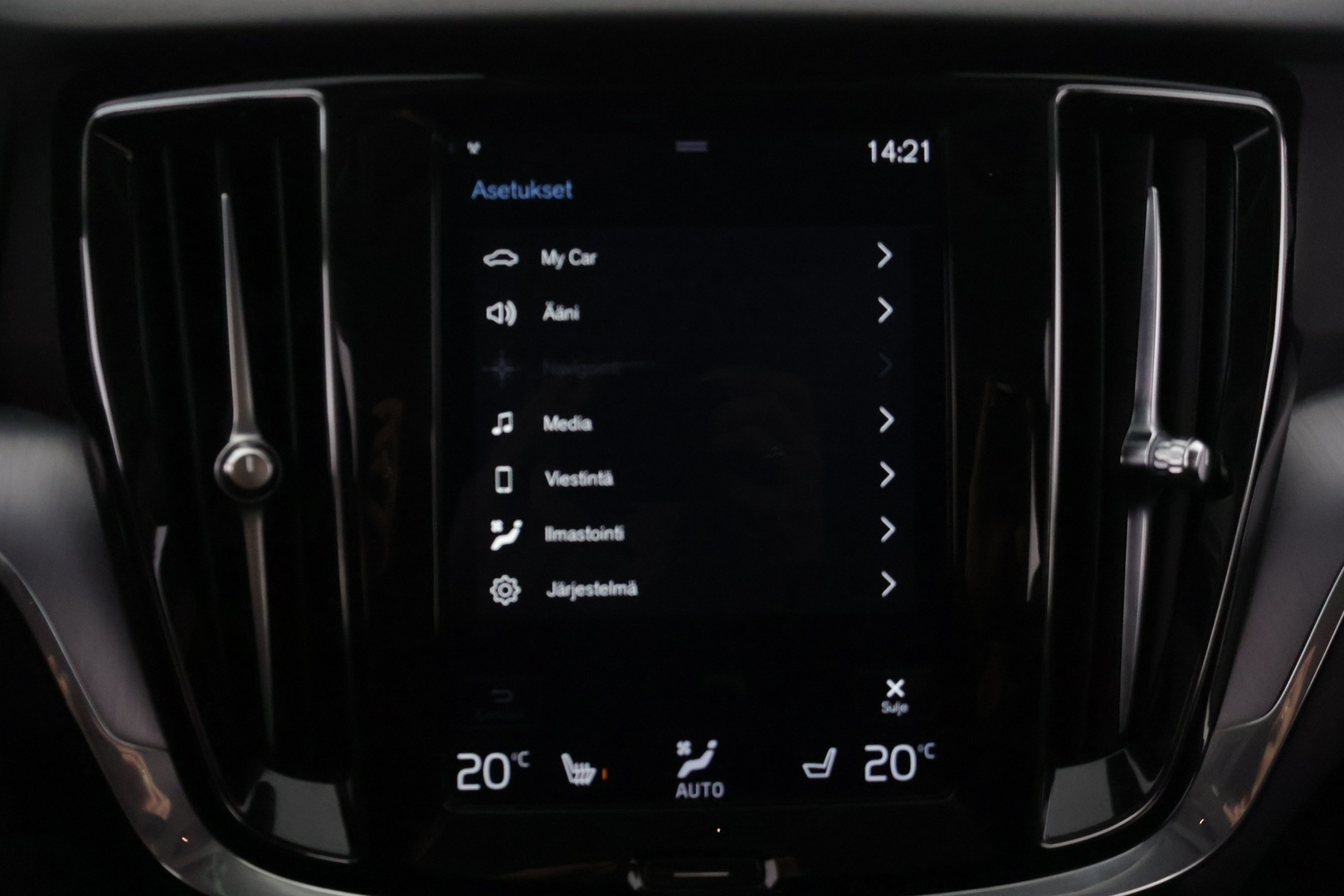 VOLVO V60 2020