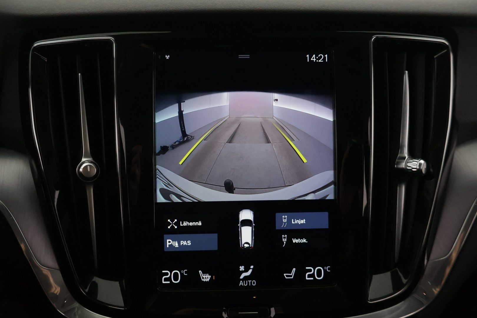 VOLVO V60 2020