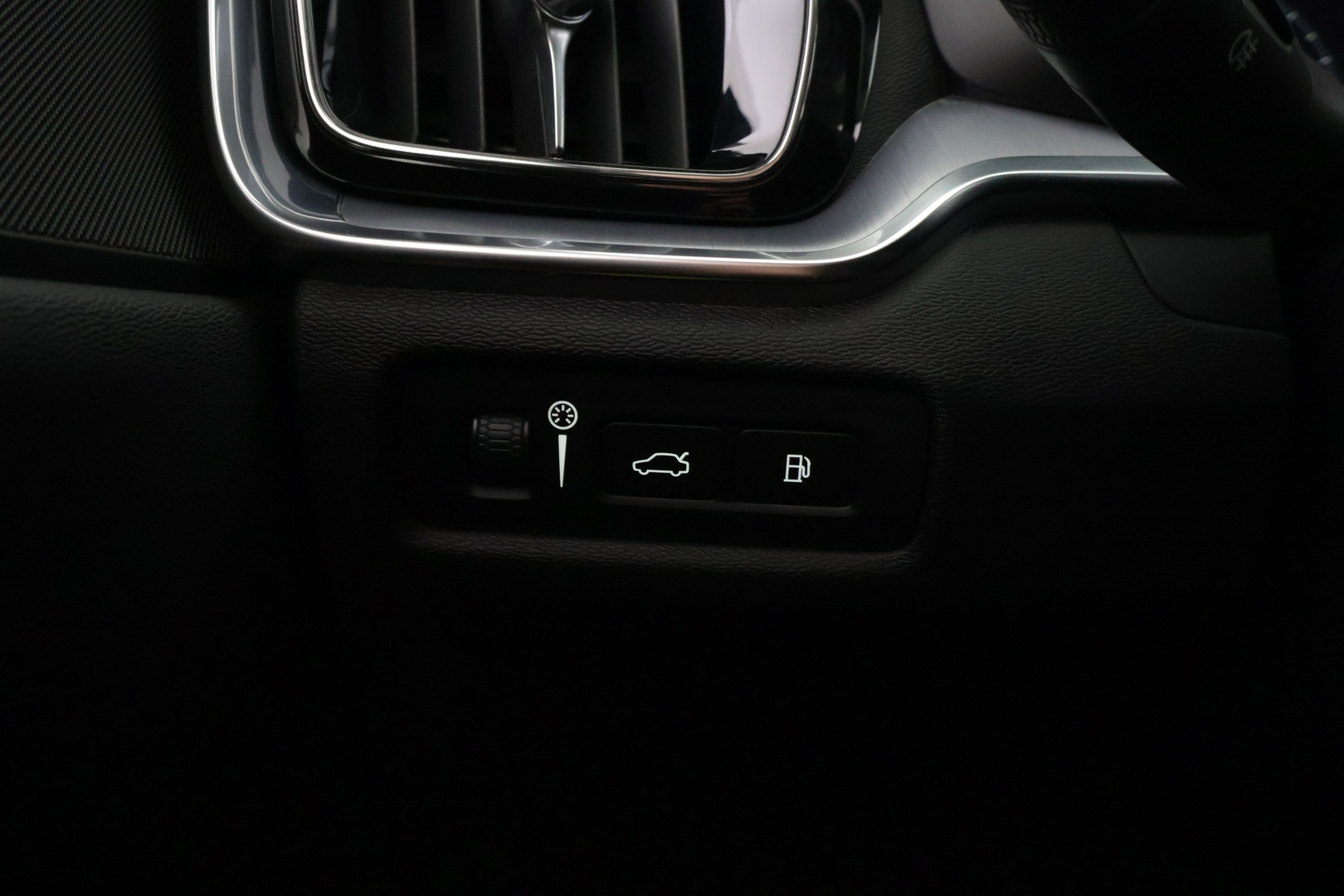 VOLVO V60 2020