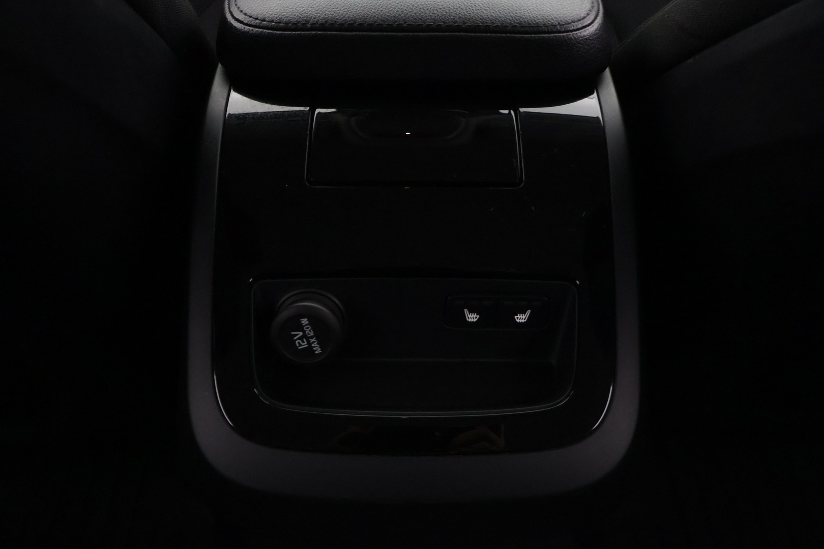 VOLVO V60 2020