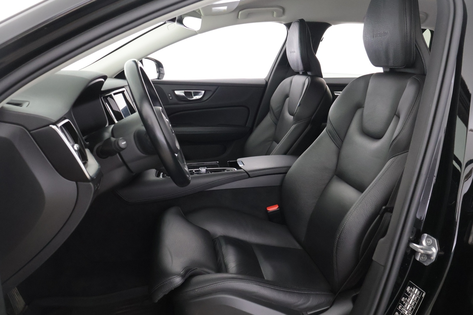 VOLVO V60 2020