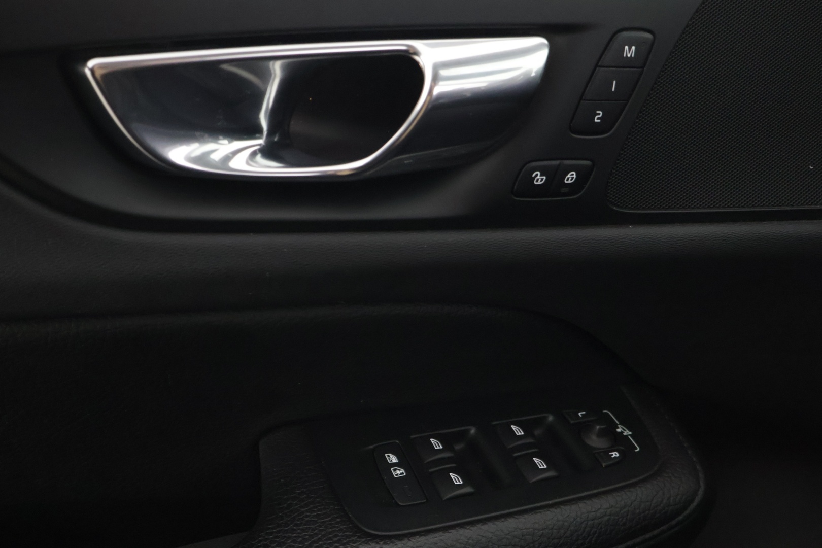 VOLVO V60 2020