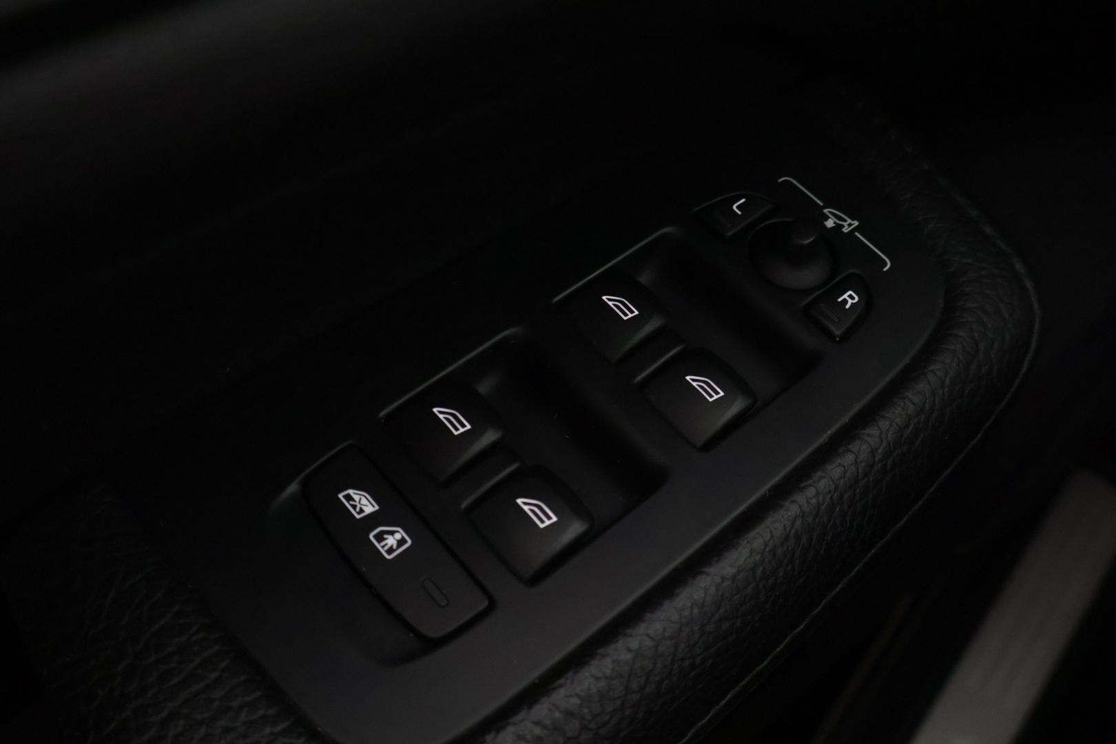 VOLVO V60 2020