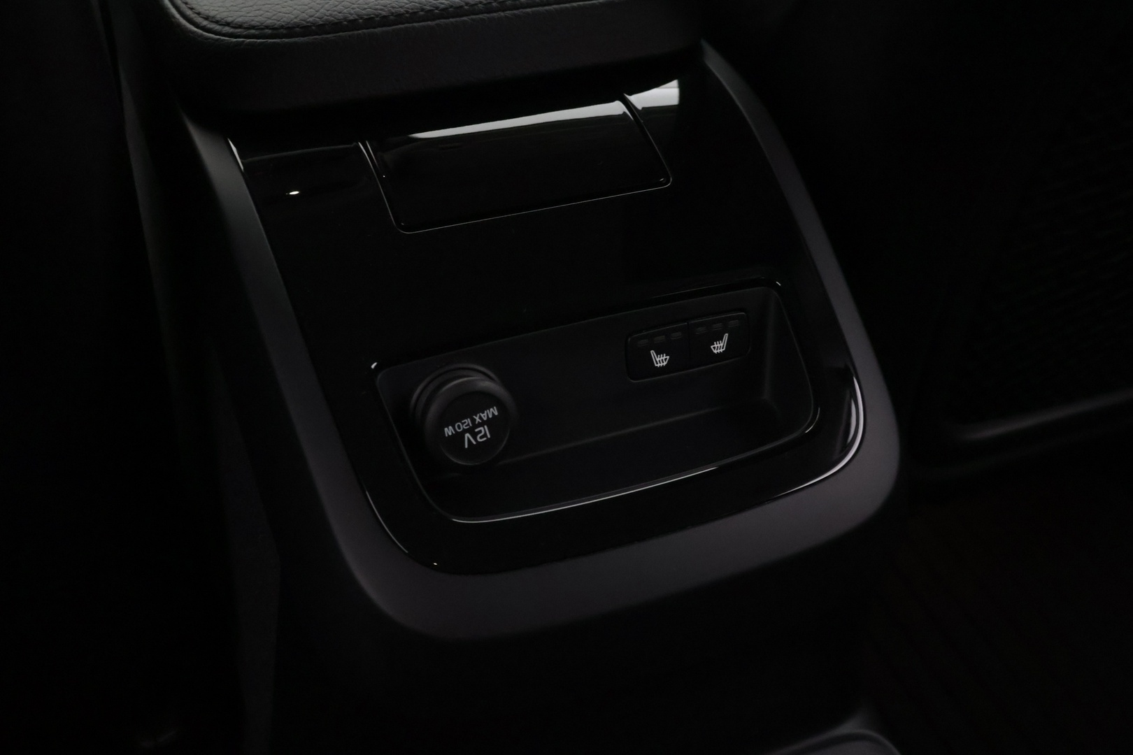 VOLVO V60 2020