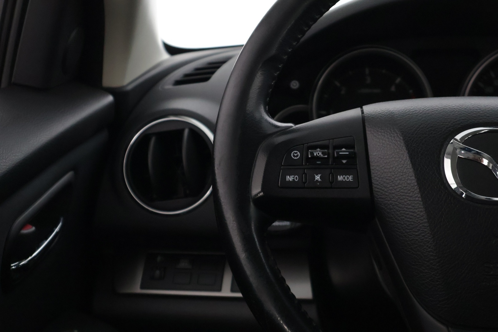 MAZDA Mazda6 2011