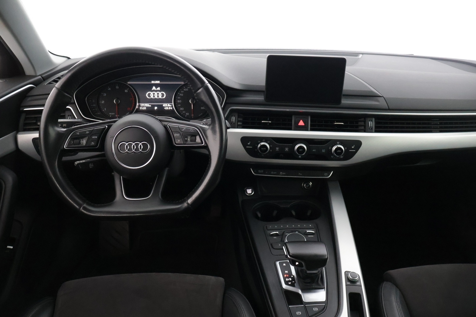 AUDI A4 2016
