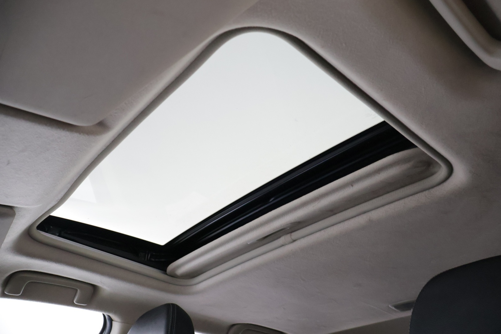 MITSUBISHI OUTLANDER PHEV 2014