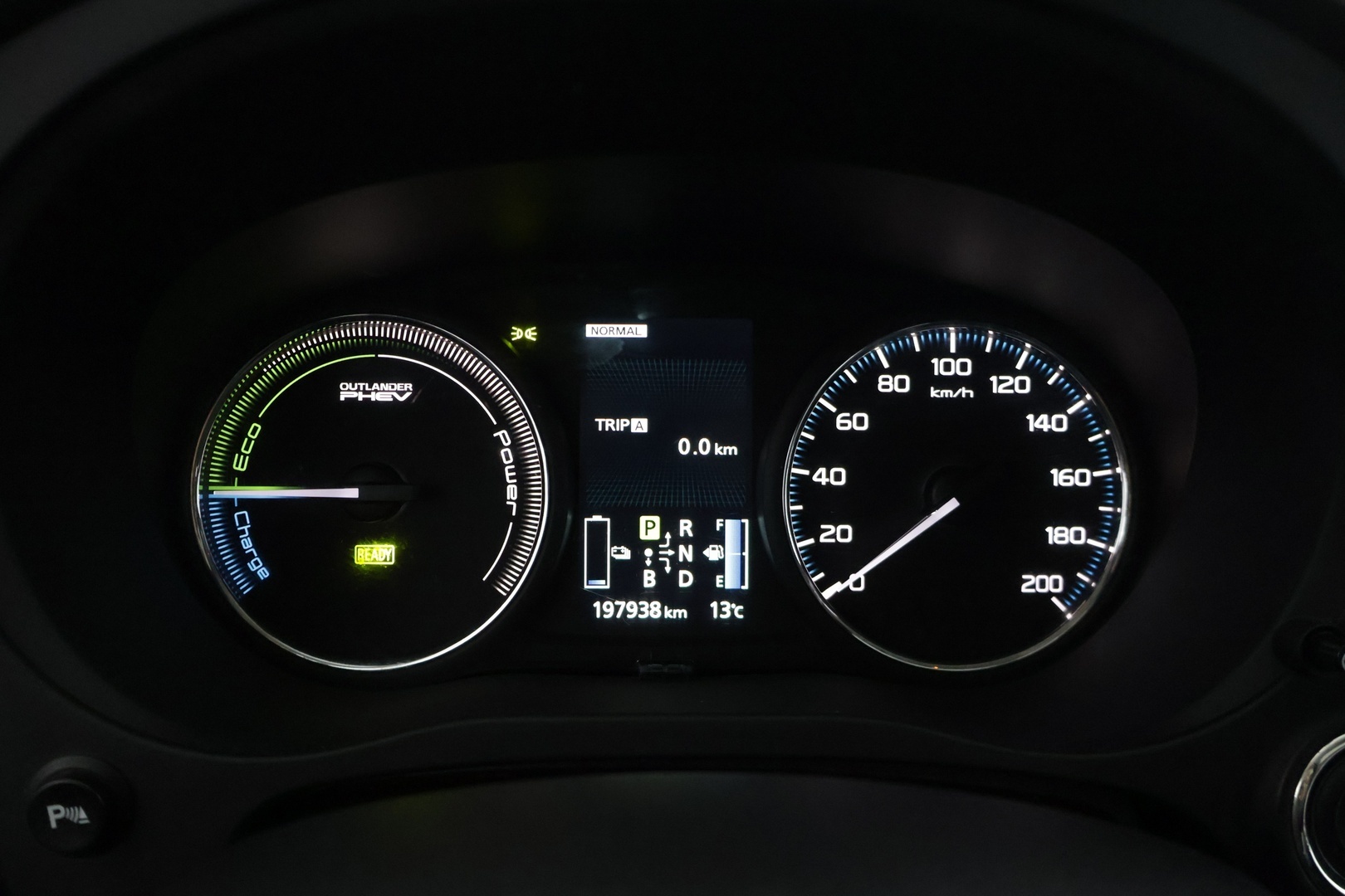 MITSUBISHI OUTLANDER PHEV 2014