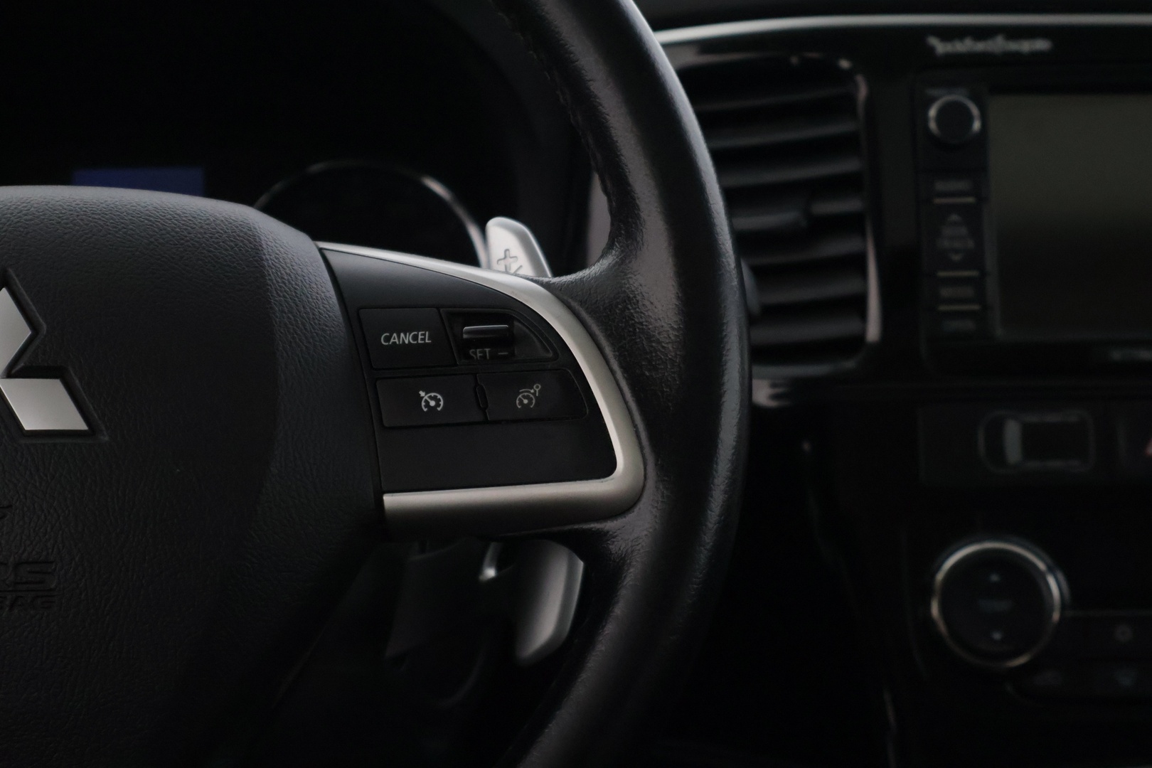 MITSUBISHI OUTLANDER PHEV 2014