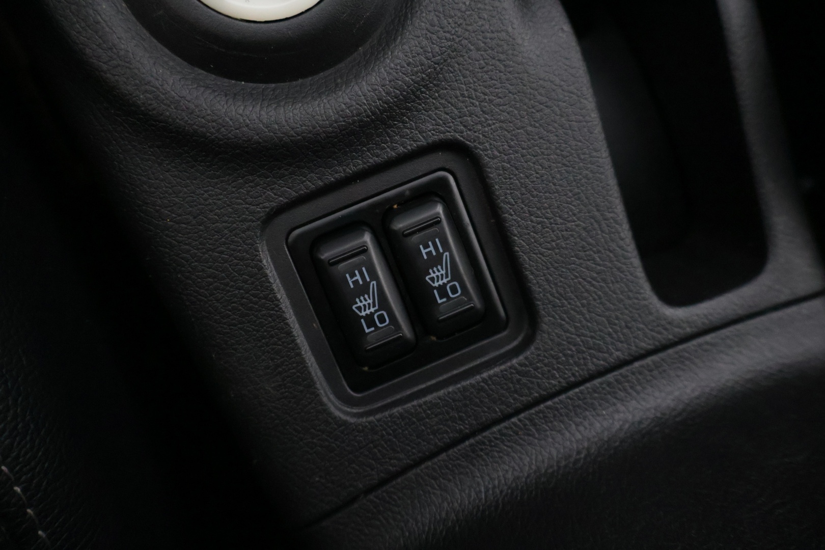 MITSUBISHI OUTLANDER PHEV 2014