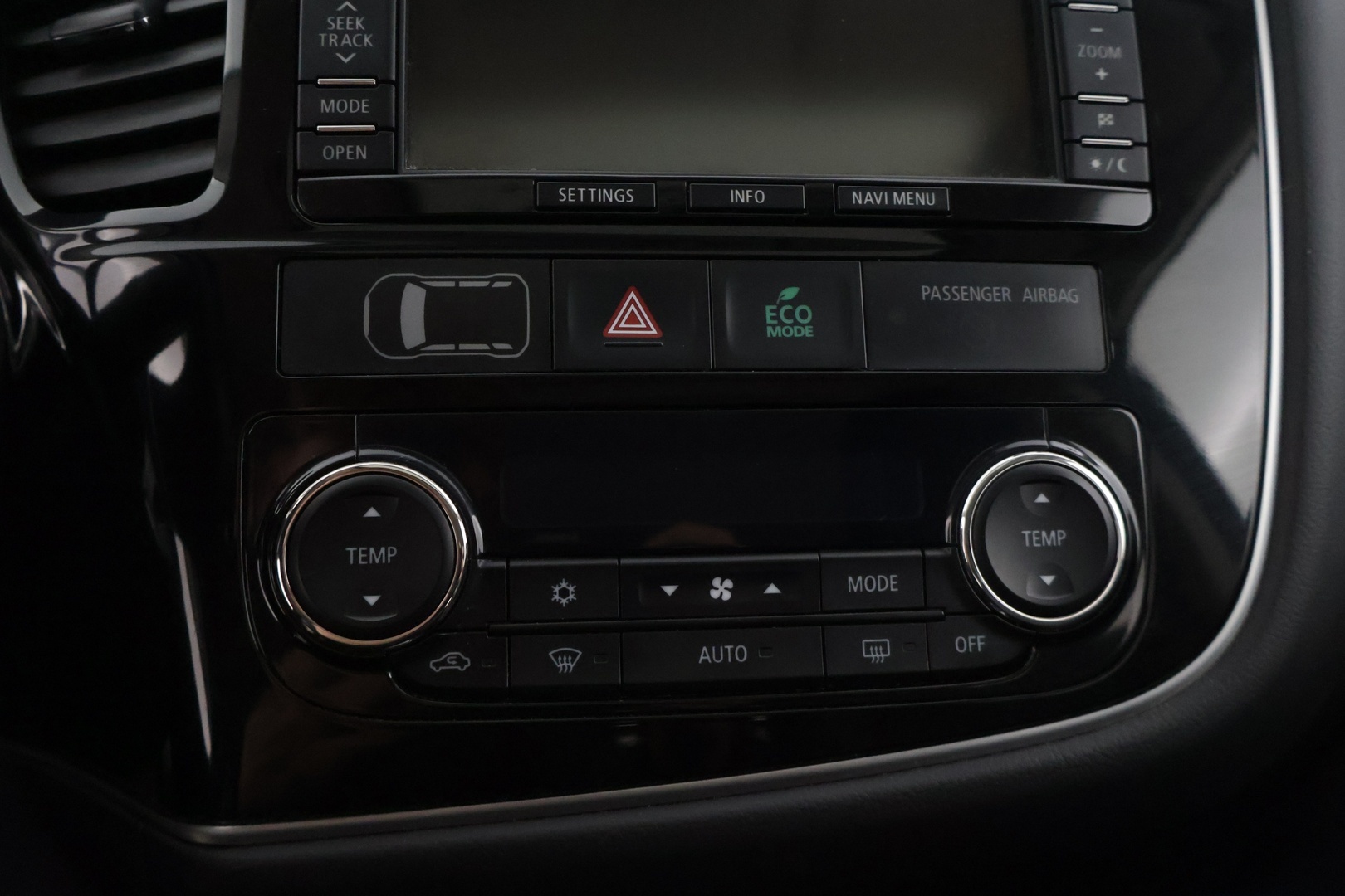 MITSUBISHI OUTLANDER PHEV 2014