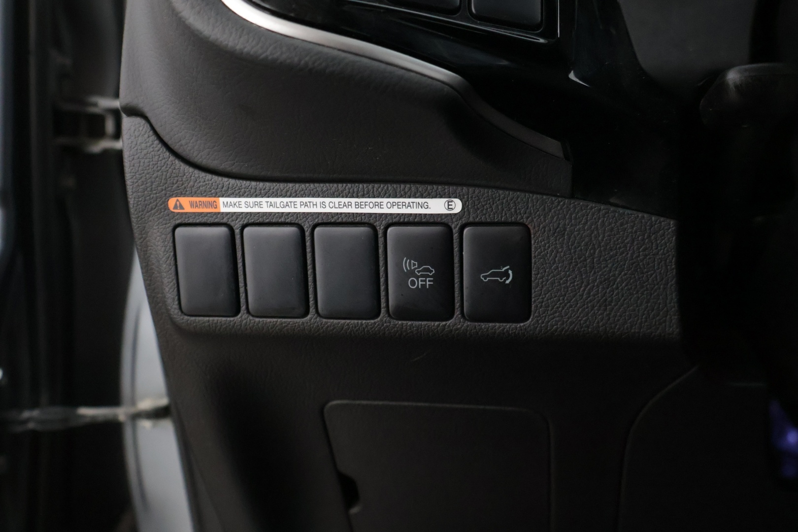 MITSUBISHI OUTLANDER PHEV 2014