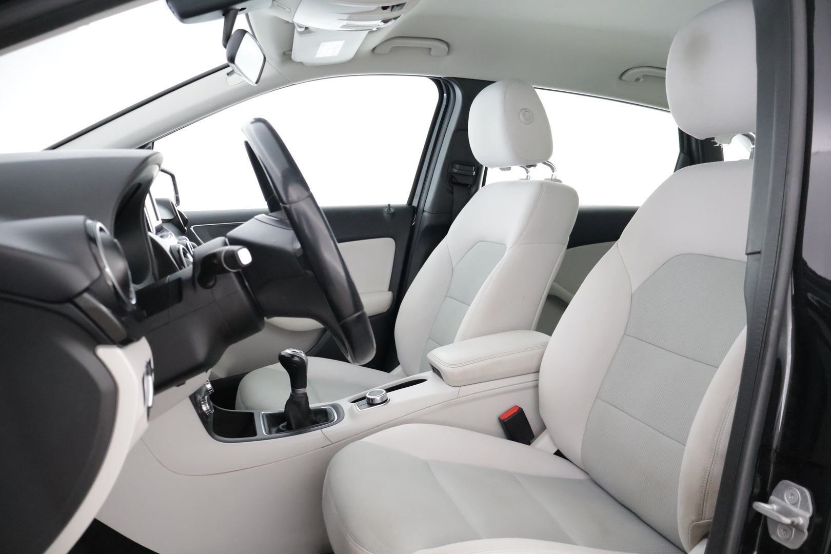 MERCEDES-BENZ B 2013