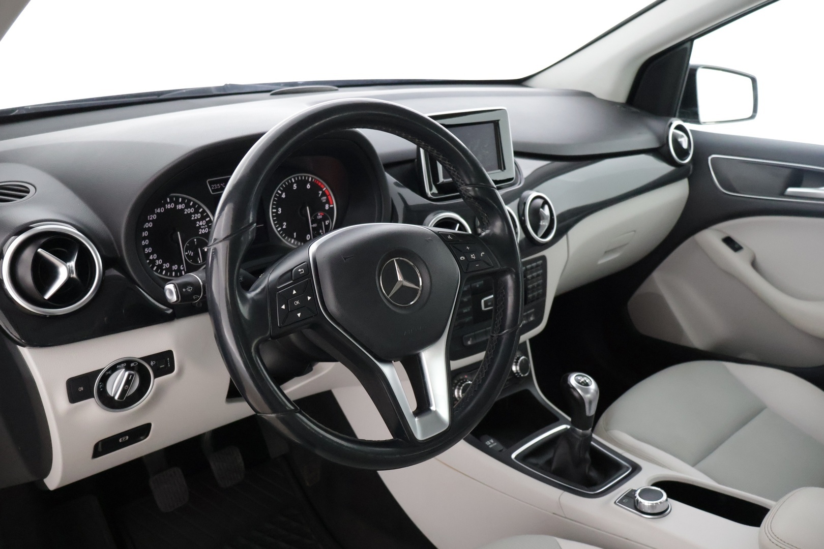 MERCEDES-BENZ B 2013