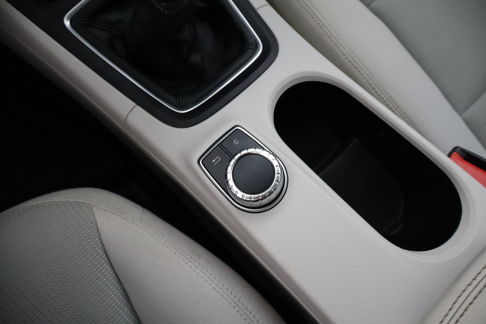 MERCEDES-BENZ B 2013