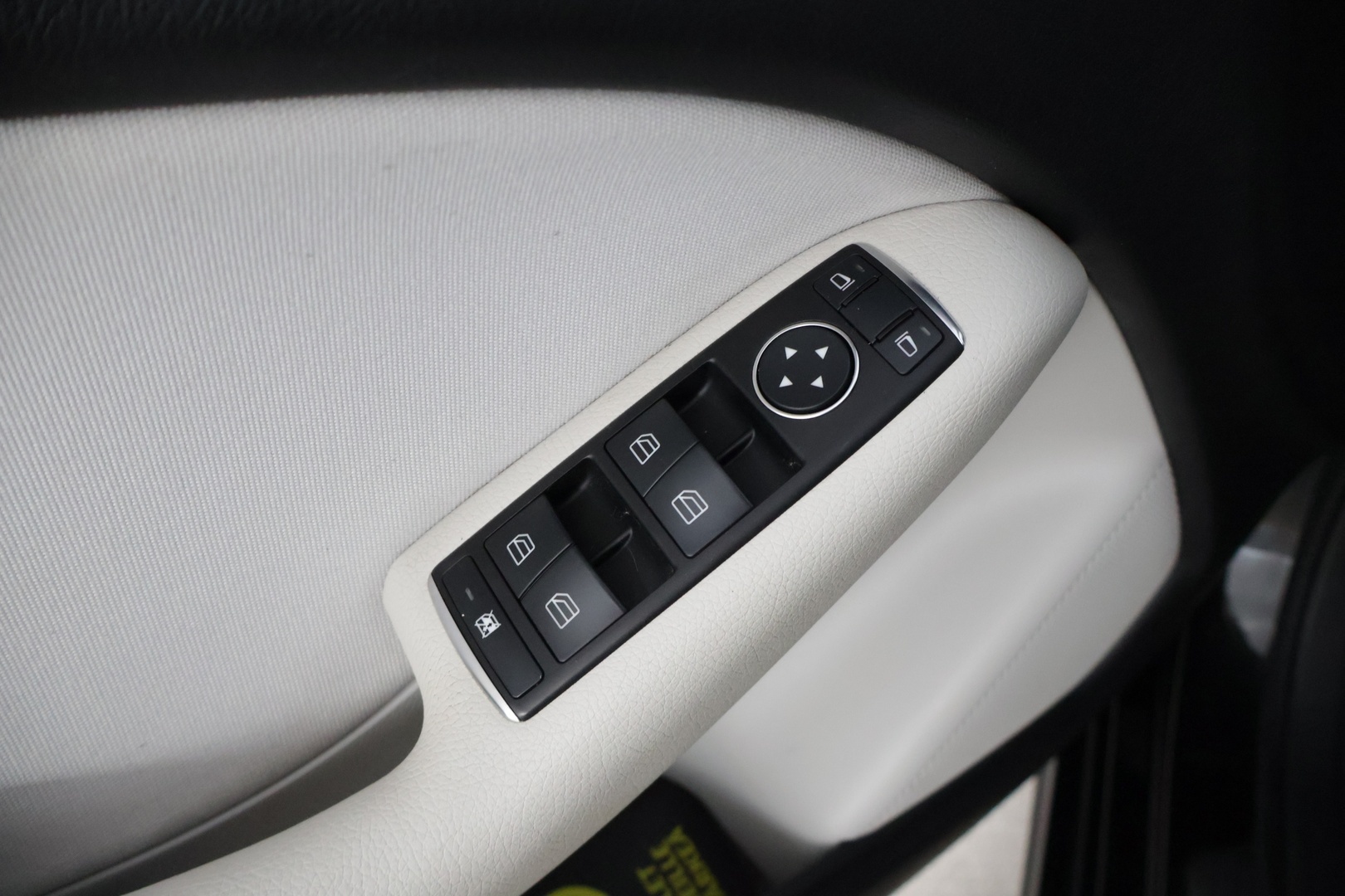 MERCEDES-BENZ B 2013