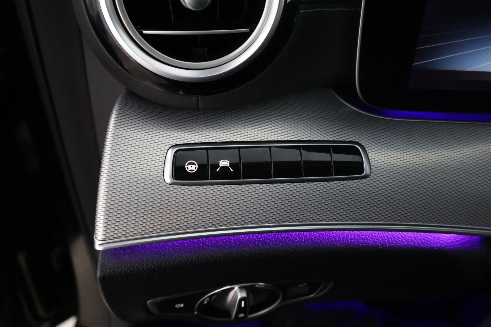 MERCEDES-BENZ E 2020