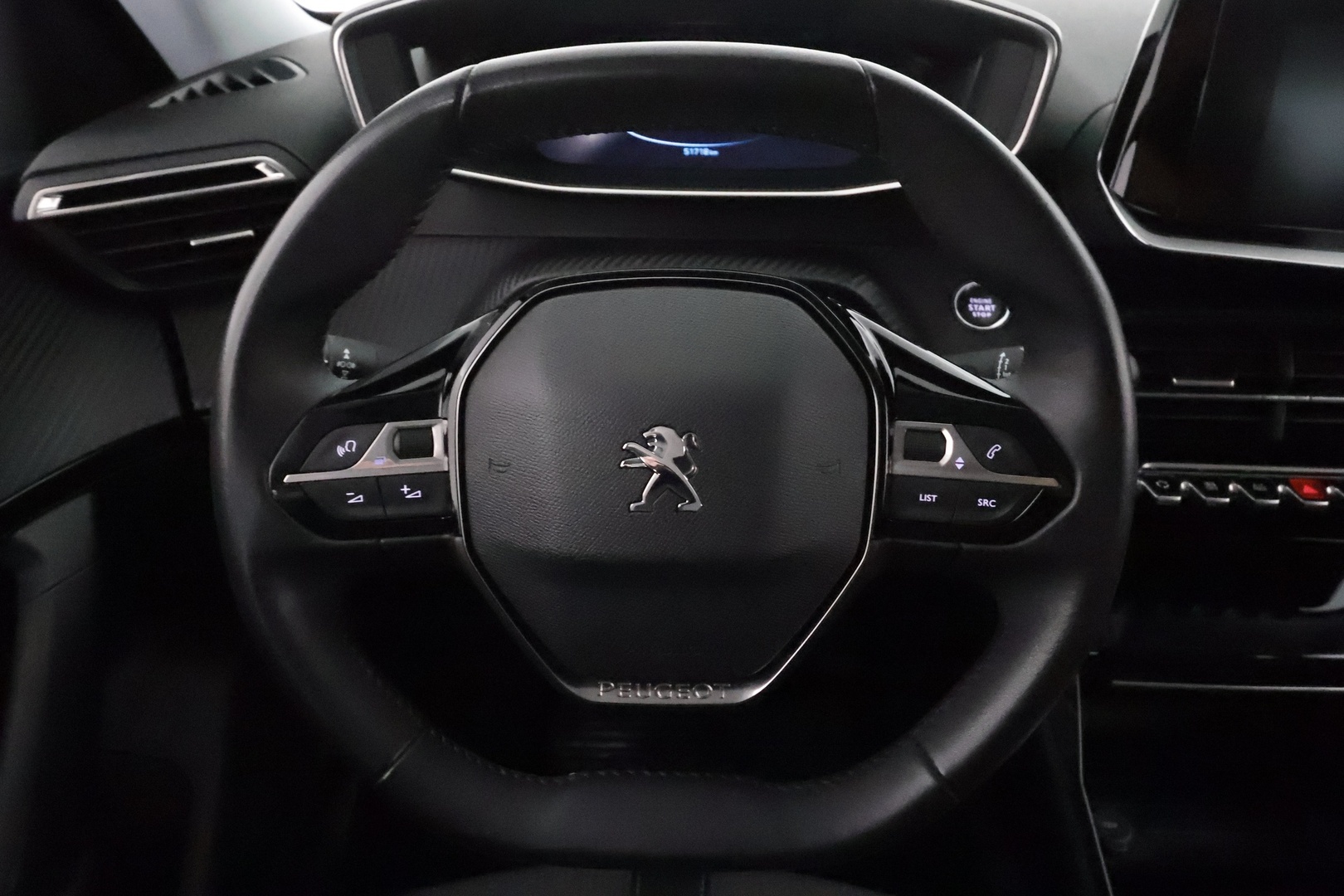 PEUGEOT E-2008 2022
