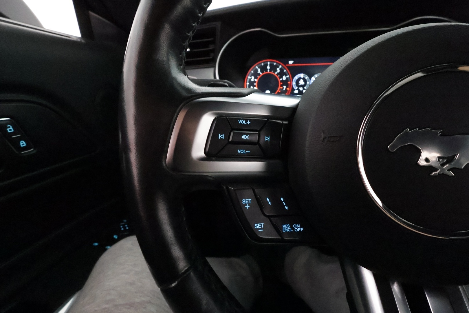 FORD Mustang 2019