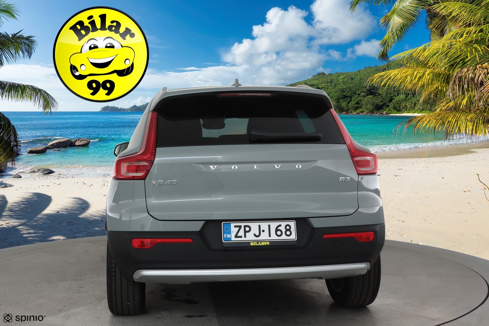 VOLVO XC40 2025