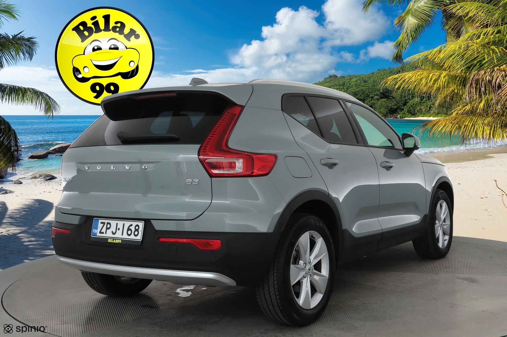 VOLVO XC40 2025