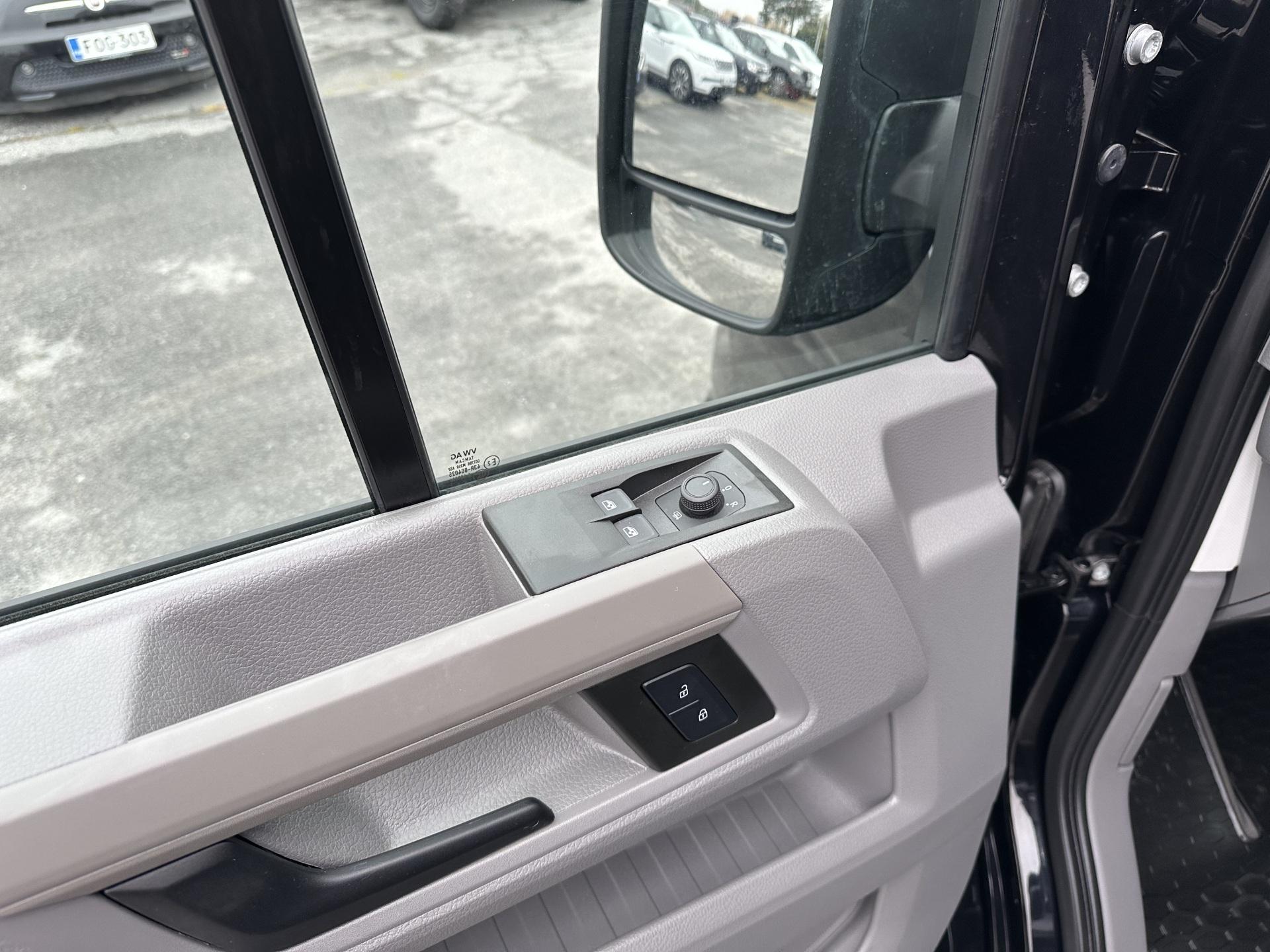 VOLKSWAGEN Crafter 2023