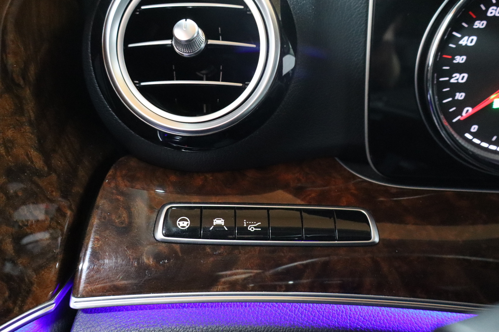 MERCEDES-BENZ E 2017